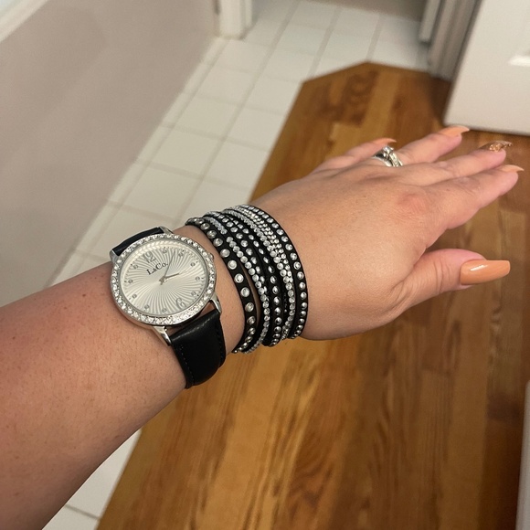 New with out tags L & Co Watch & Bracelet Set - Picture 1 of 2